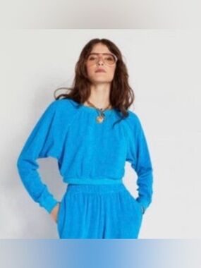 Suzie Kondi Velour Cropped Raglan Top  - Turquoise Blue